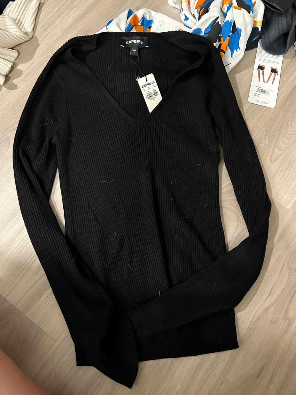 NWT Express black stretch knit vneck